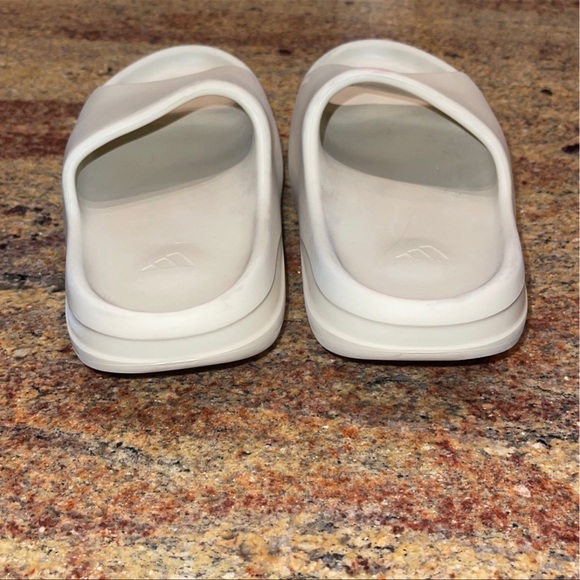 size 5 adidas originals yeezy slide sandals